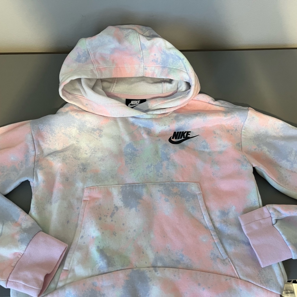 Nike hoodie size M